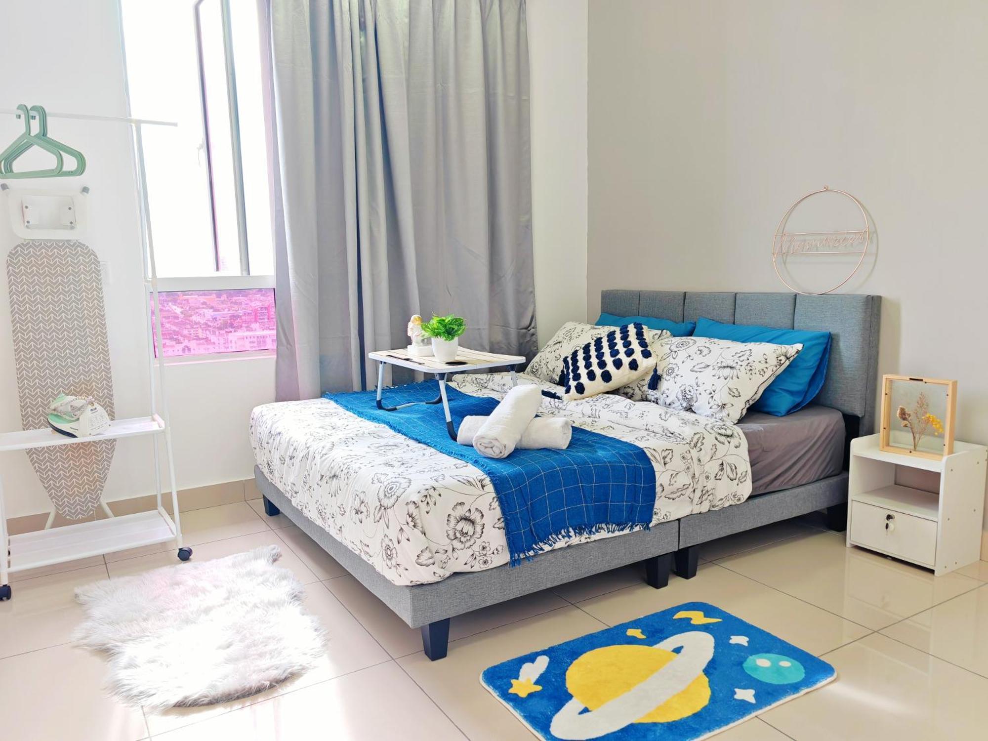 Space Themed Klcc View @ 6-8 Pax Apartment *